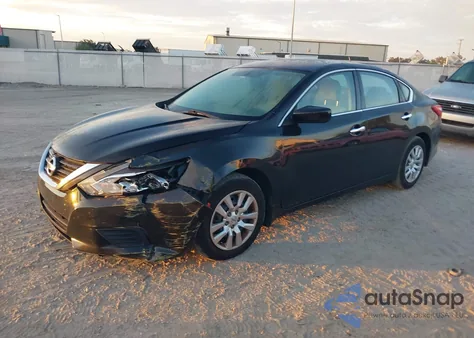 2017 Nissan Altima 2.5 S z USA, uszkodzony, nr VIN 1N4AL3AP2HC198458